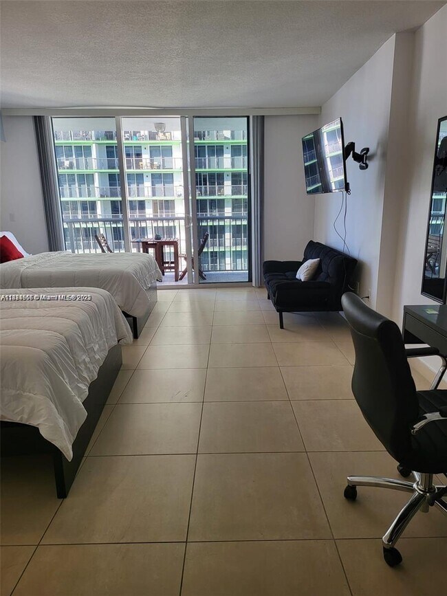 Foto del edificio - 1750 N Bayshore Dr