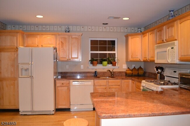 Building Photo - 22 Mayflower Dr