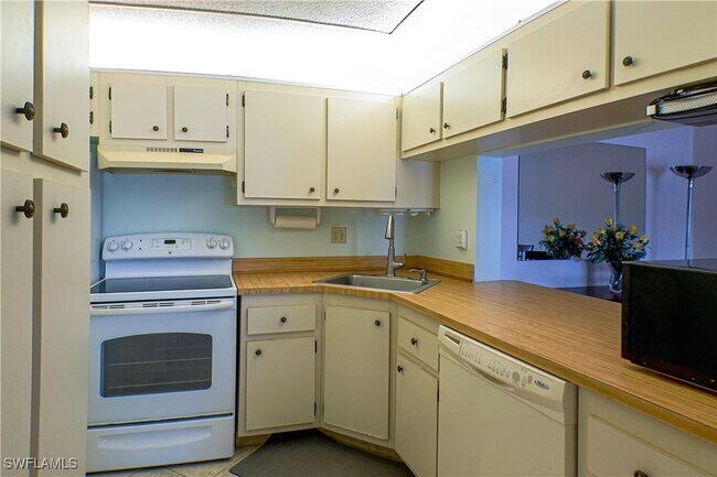 Foto del edificio - 9930 Sailview Ct
