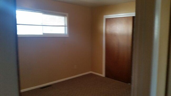 Building Photo - 2 bedroom in Billings MT 59102