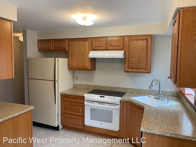 Building Photo - 3 br, 2 bath House - 1315 SE 135th Ave.