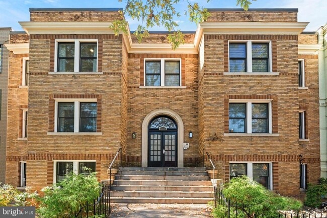 Foto del edificio - 317 3rd St SE