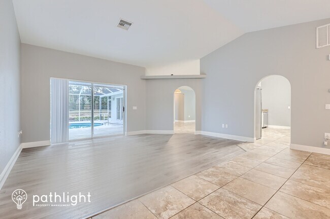 Foto del edificio - 6104 Kinlock Ave