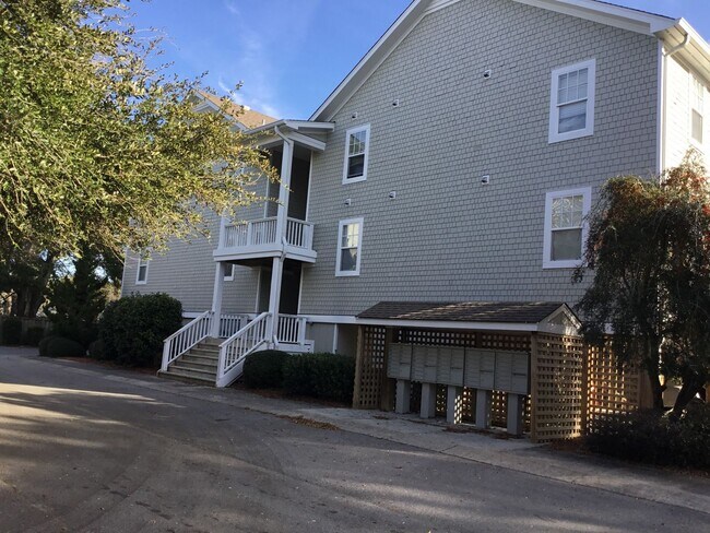 Foto del edificio - Furnished Condo In Southport - All Utilities Included - 3 month lease only