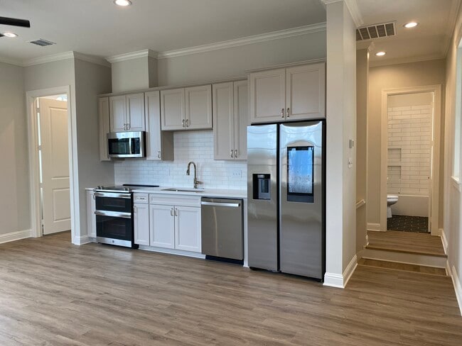 Building Photo - 1946 Chestnut Pk Ln