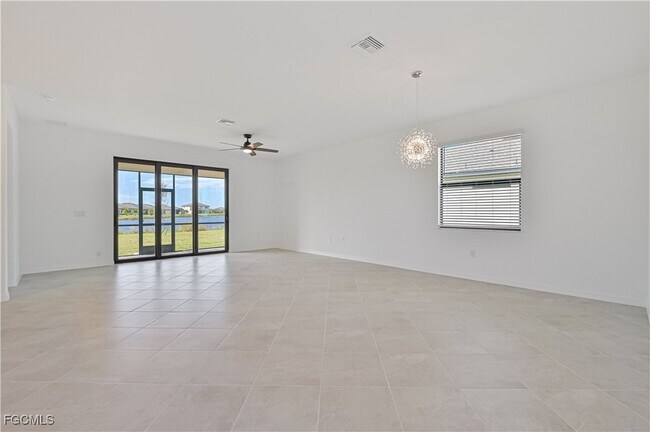 Foto del edificio - 14636 Palamos Cir