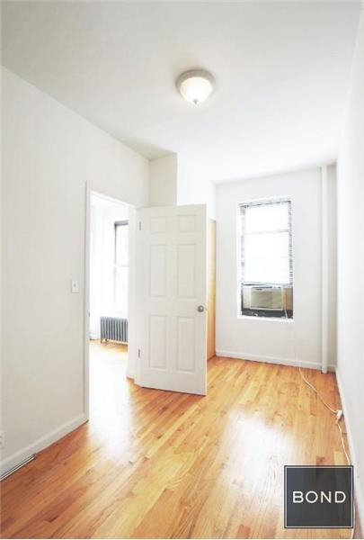 Foto del edificio - 328 W 44th St