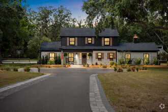 Building Photo - 6618 Country Club Rd