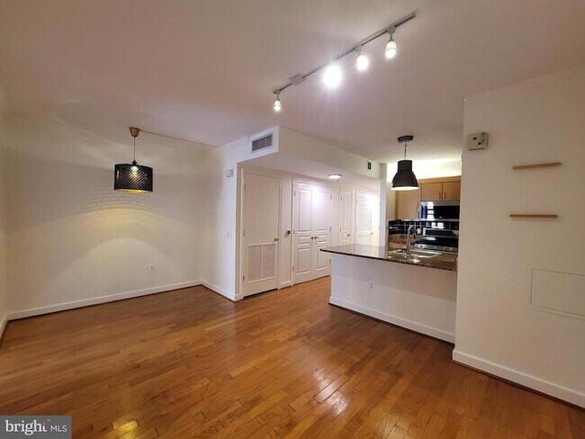 616 E Street NW Unit 1007 - 616 E Street NW Unit 1007 Apartment