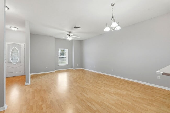 Building Photo - 162 SW 145th Dr