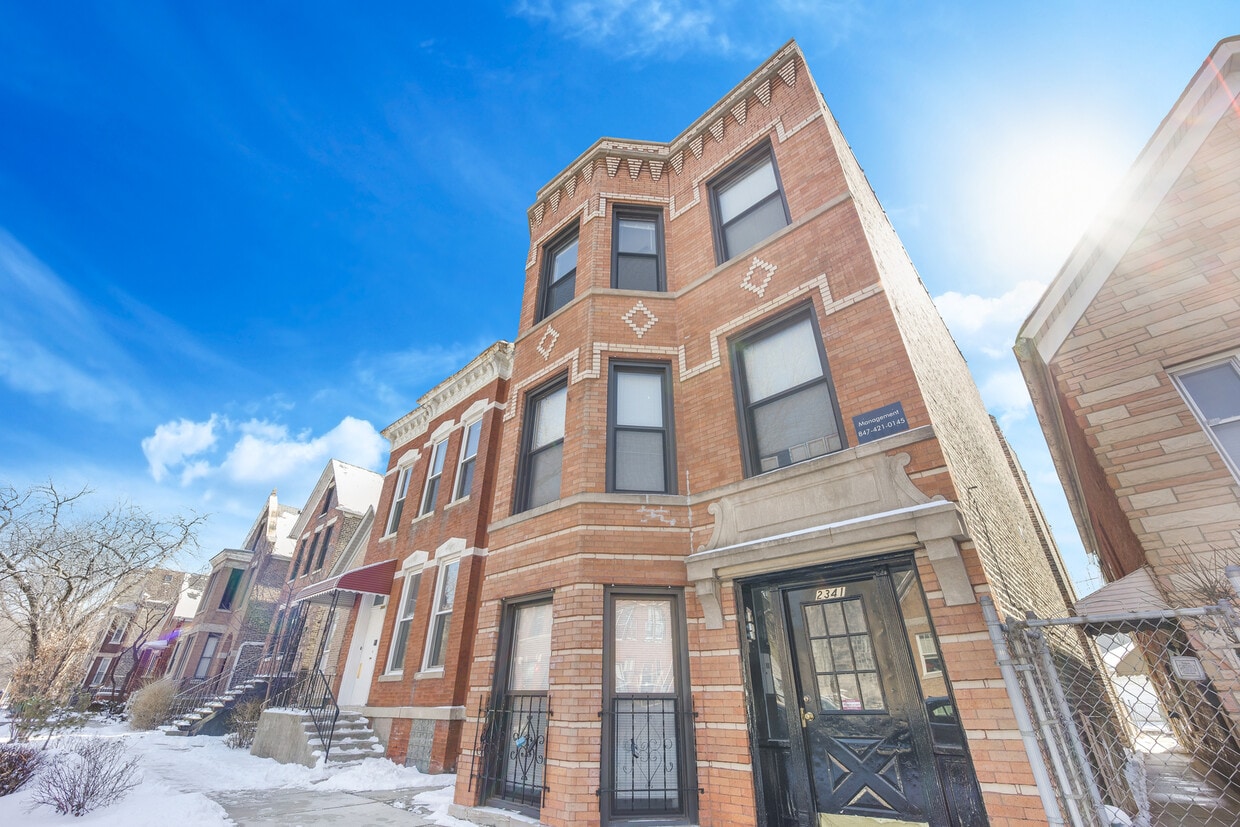 Primary Photo - 2341 W Charleston St
