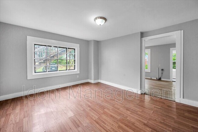 Building Photo - 20 Middlesex Ave Ext