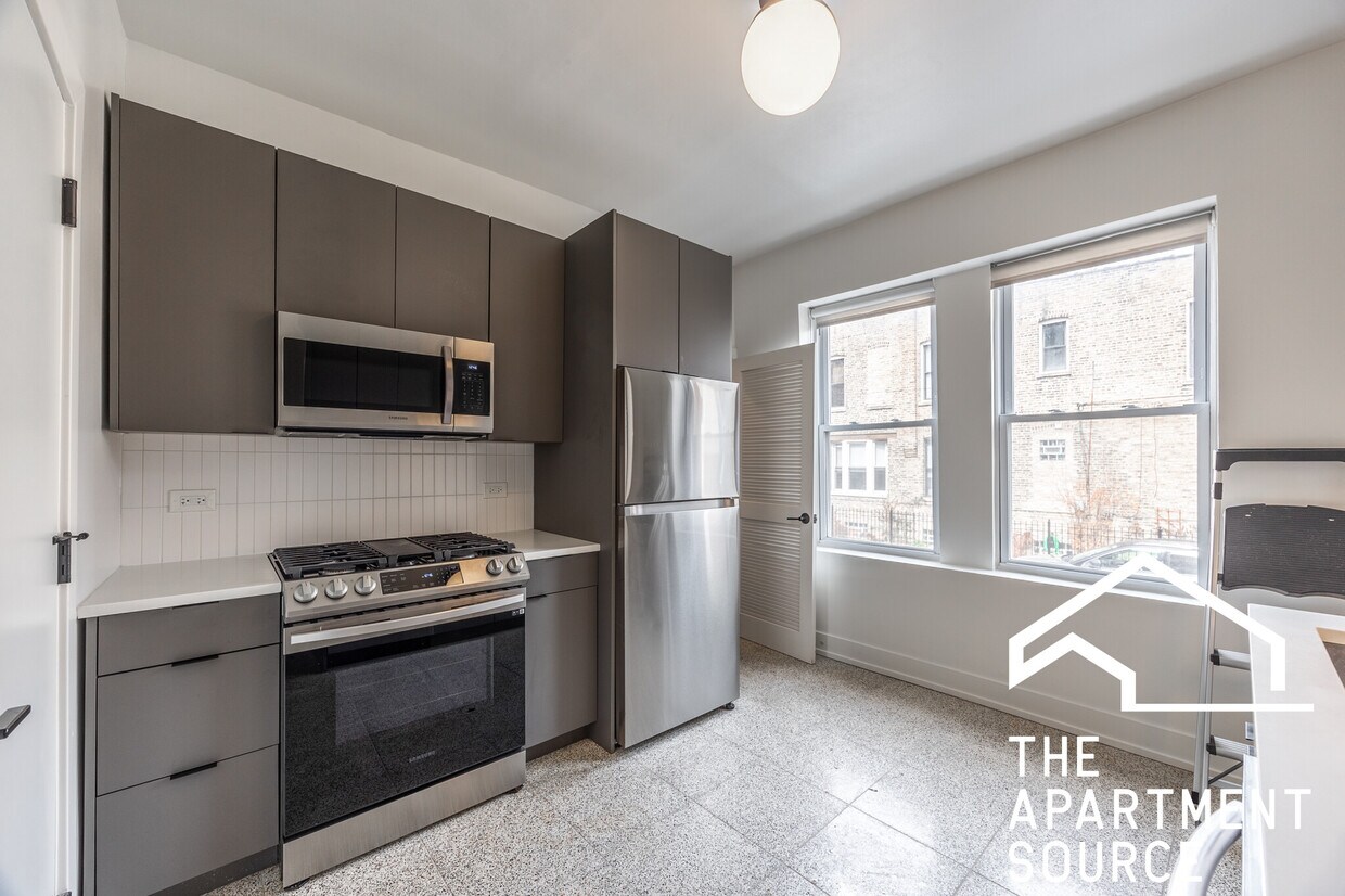 Foto principal - 3051 W Medill Ave