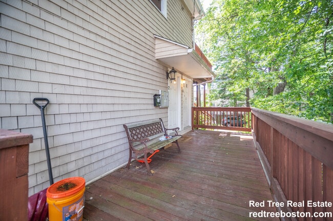 Building Photo - 21 Kinross Rd