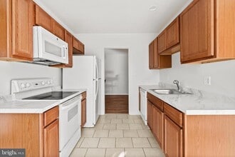 Building Photo - 561 Florida Ave