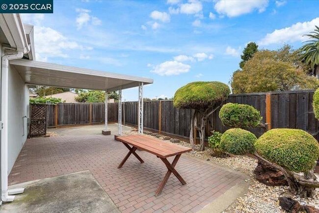 Foto del edificio - 987 Vía Bregani