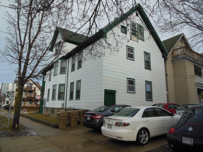 Building Photo - 451 W Mifflin St