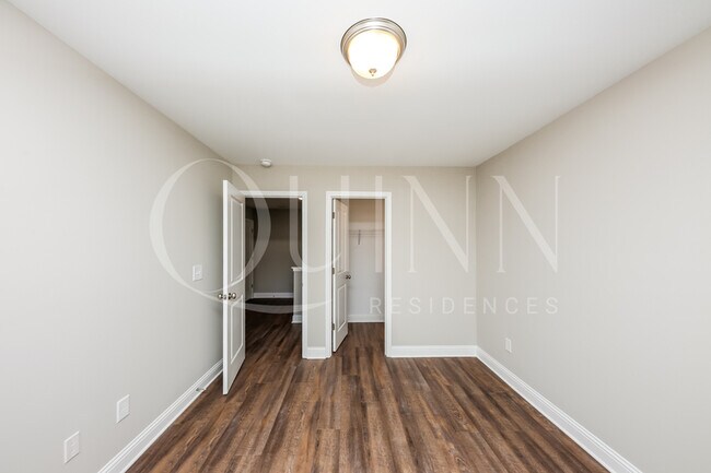 Building Photo - 2136 Miramar Circle