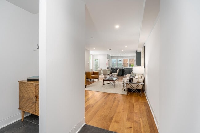 Photo - 103 17th St SE House