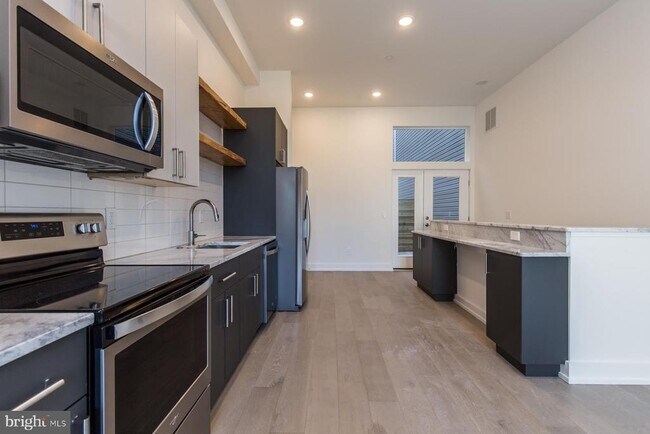 Foto del edificio - 1339 N Marston St