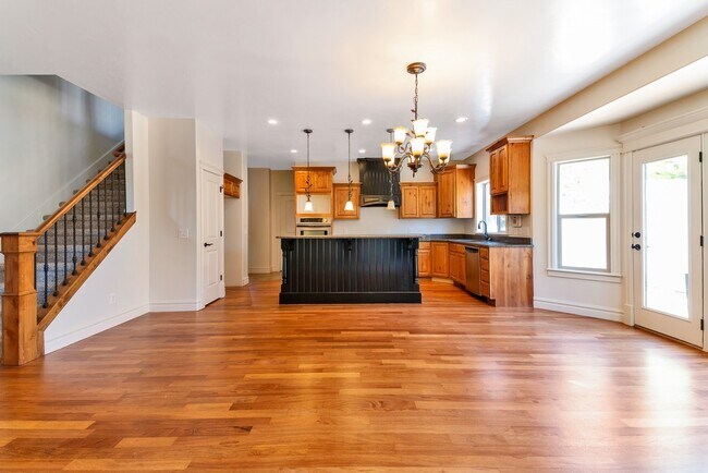 Foto del edificio - Beautiful home nestled in Pleasant Grove