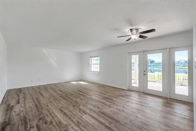Building Photo - 108 Pompano Dr SE
