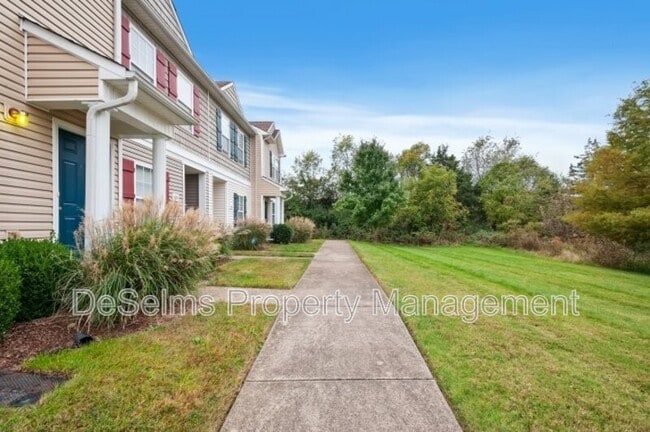 Photo - 1204 Parkstone Ln House