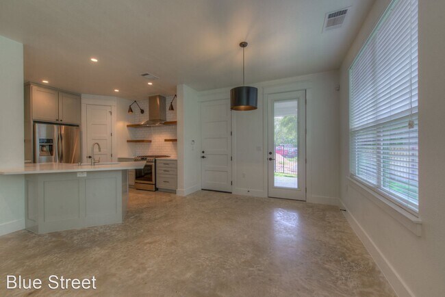 Foto del edificio - 4 br, 3 bath House - 1205 West 22nd Street