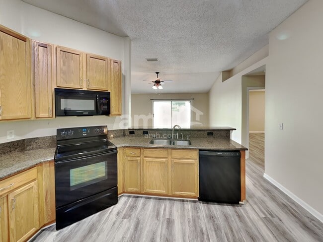 Foto del edificio - 14088 Ridgewick Dr
