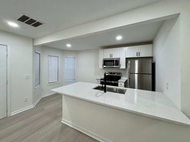 Cocina 3 - 52 Johnson Rd NW