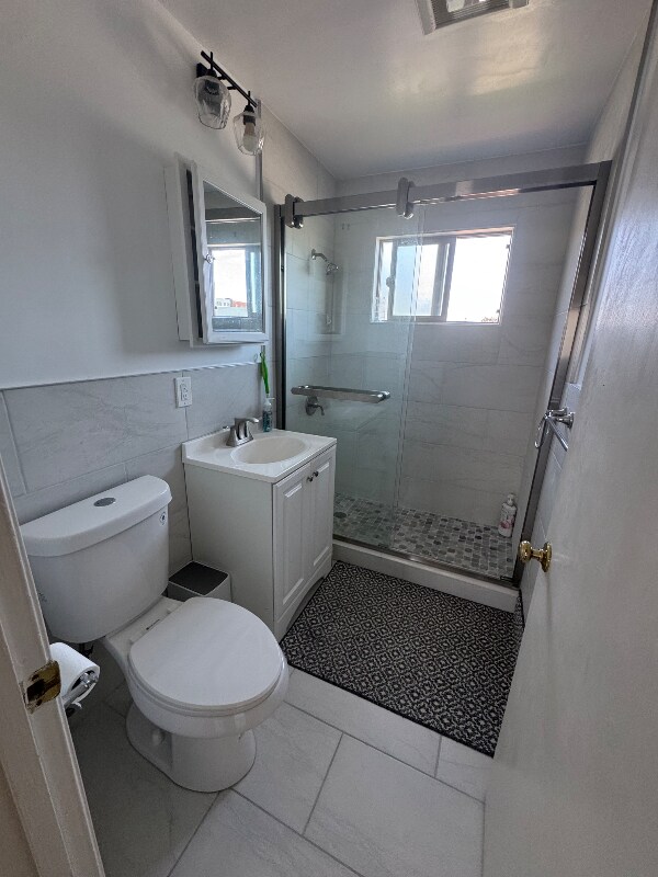 Foto del edificio - 823 Easton Ave