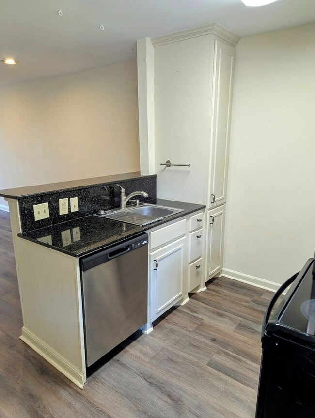 Building Photo - Updated Townhouse for rent in Lafayette!