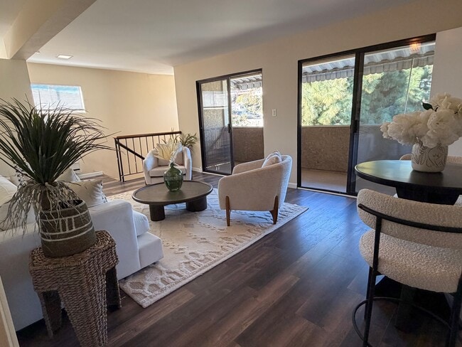 Building Photo - 1826 Silver Lake Blvd