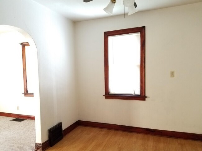 Building Photo - 2833 Marshall St