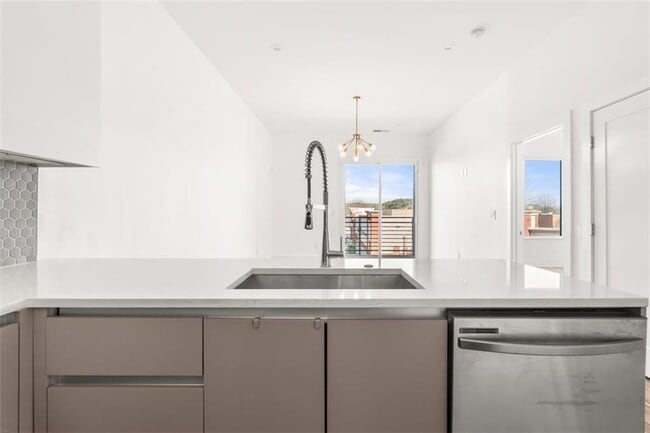 Foto del edificio - 1155 Custer Ave SE