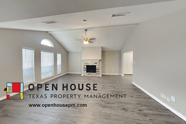 Building Photo - 6014 Twin Maple Dr, Arlington