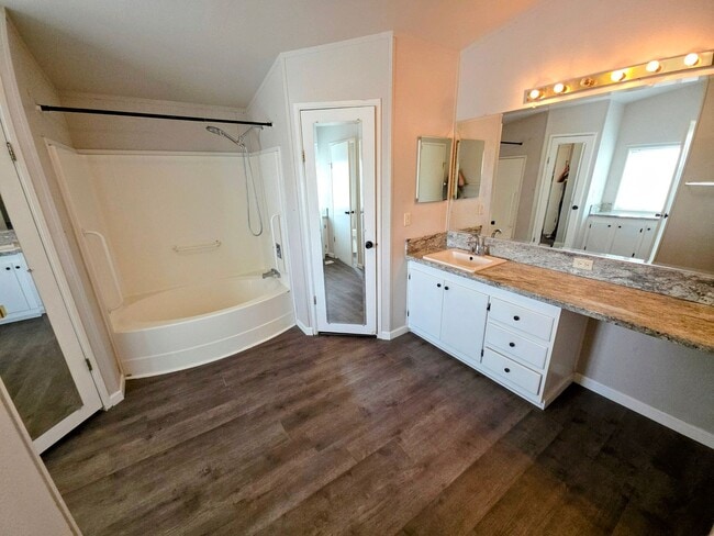 Building Photo - Charming 3 Bedroom Home on Large 5 Acre Pr...
