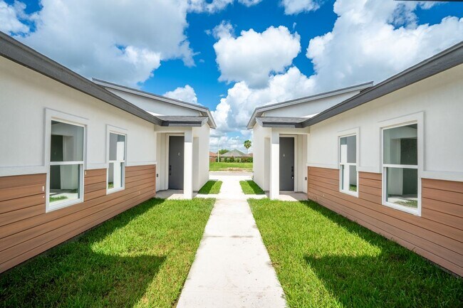 Building Photo - 3548 Hidalgo Cir