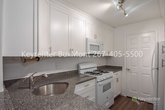 Foto del edificio - 115 Hickory Ct