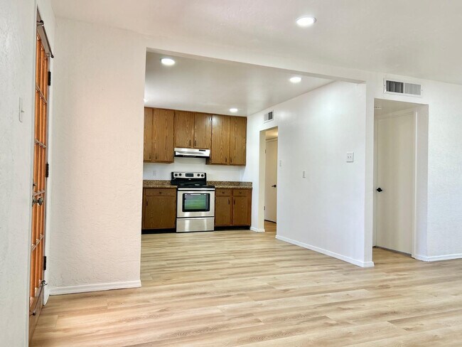 Foto del edificio - 6607 E Sheridan St