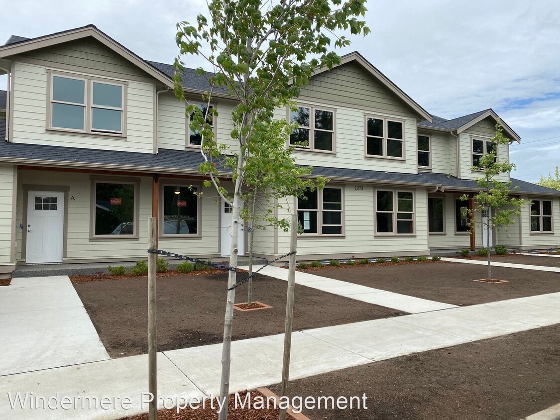 2073 Aaron Dr, Lynden, WA 98264 Room for Rent in Lynden, WA