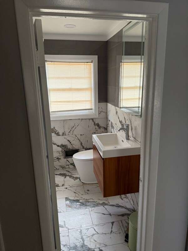 Photo - 153 Oakcliff Ct NW House