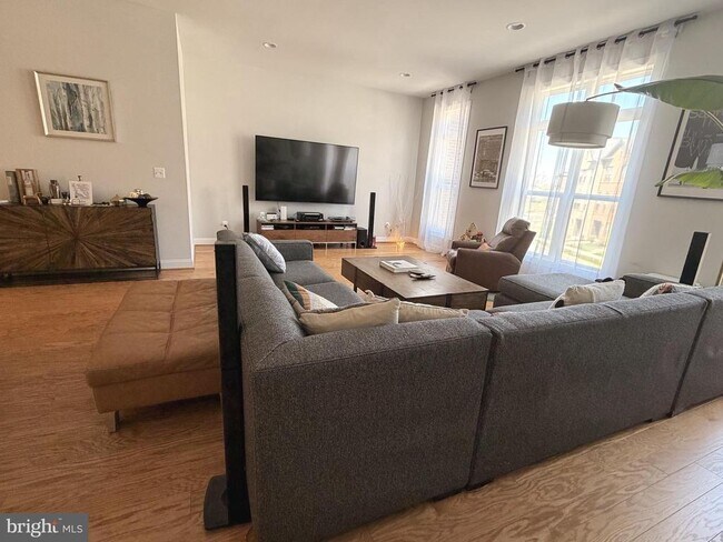 Foto del edificio - 12305 W Oaks Dr