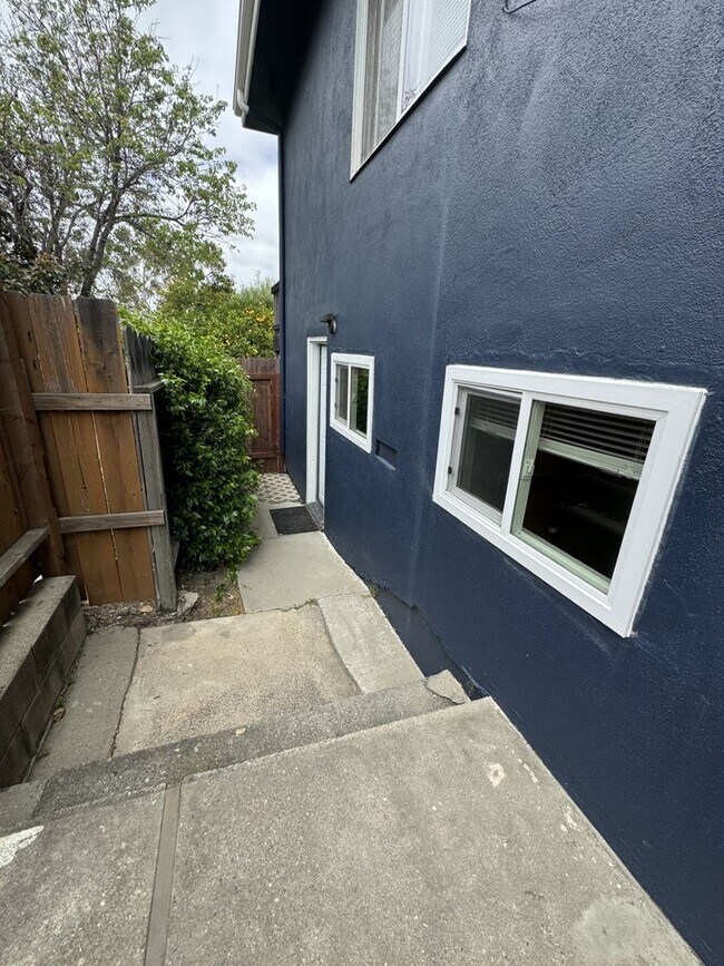 Foto del edificio - Charming Studio Near Downtown SLO