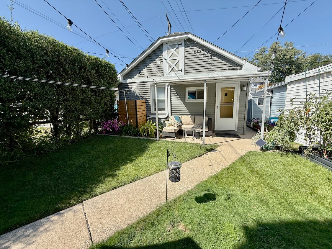 Foto principal - 5128 W Carmen Ave
