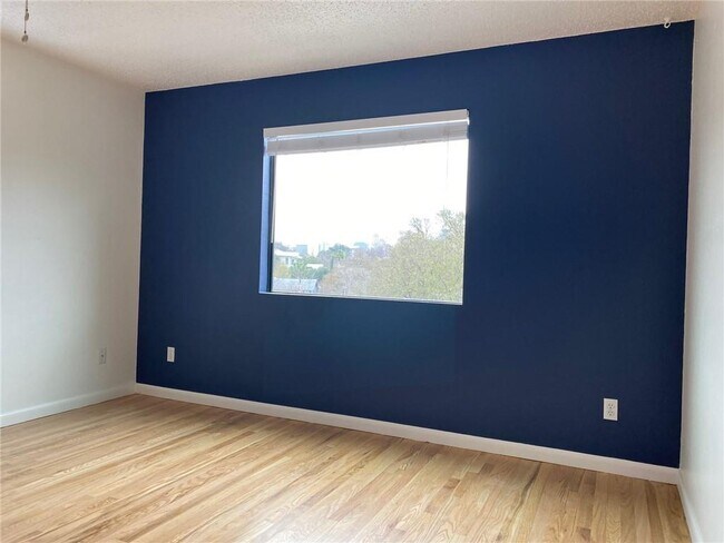 Building Photo - 808 Winflo Dr
