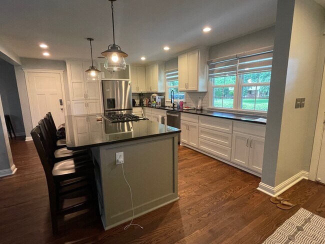 Foto del edificio - 1012 Elmwood St