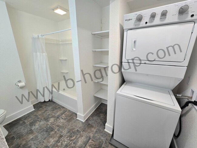 Foto del edificio - 2629 Roosevelt Rd