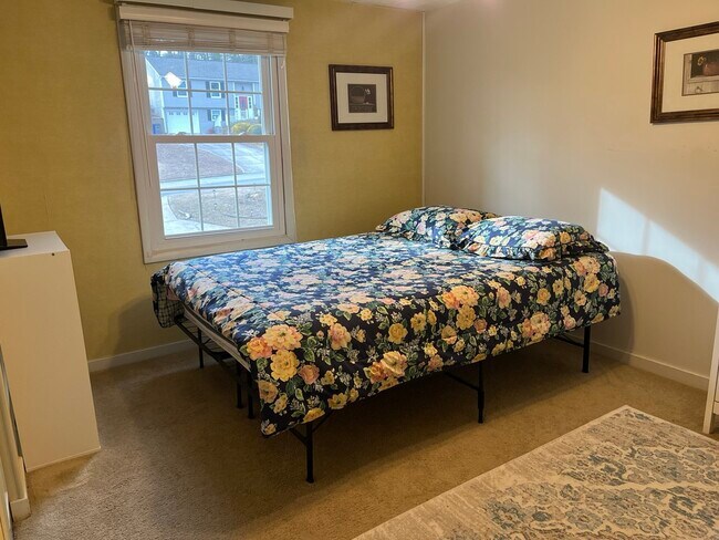 Foto del edificio - 210 Pinehurst Ln