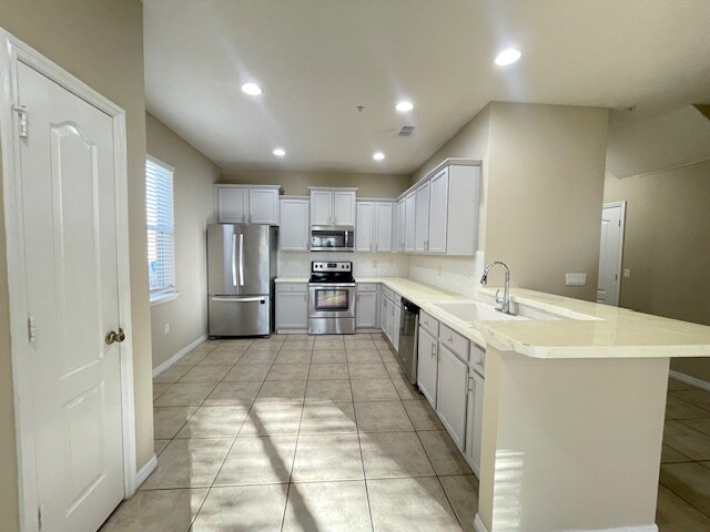 Building Photo - 2216 Betsy Ross Ln